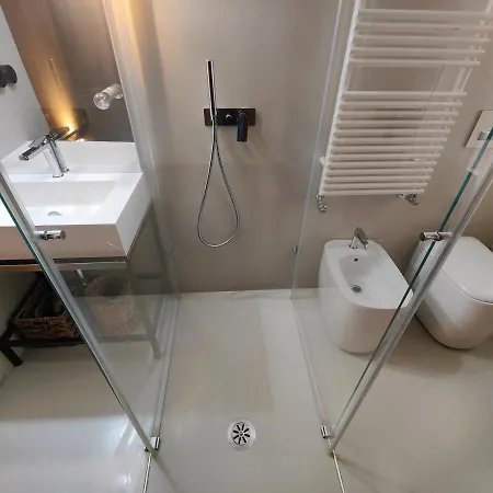 Hostdomus - Fidelio Luxury Apartment